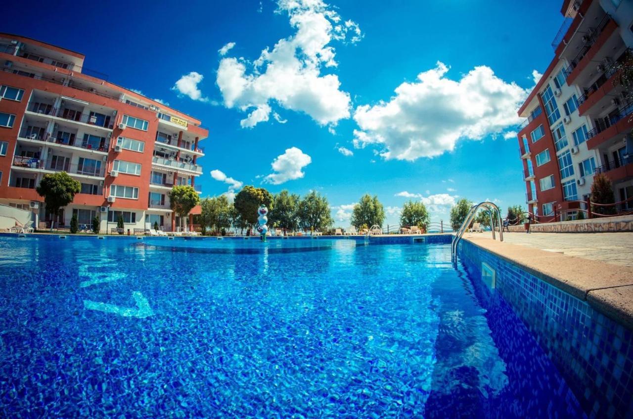Sea View Panoramic Apartments, Fort Noks Crown Club Sveti Vlas Exteriör bild
